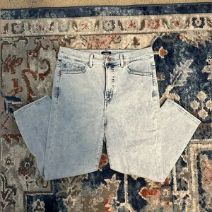 NWOT SUPER SOFT JEANS